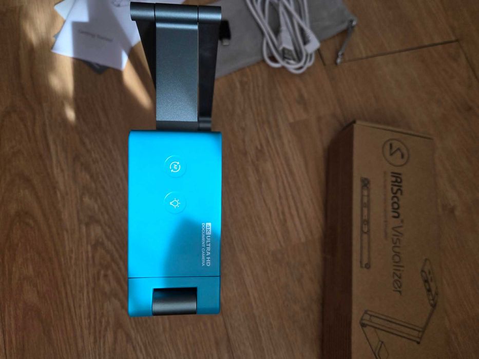 Продавам преносим скенер за документи IRIScan Visualiser 7
