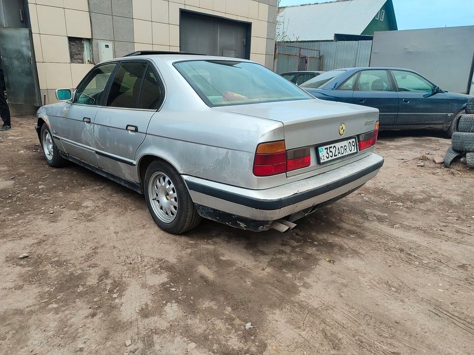 По запчастям продаётся БМВ Е34