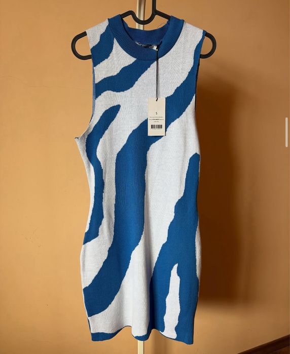 NA-KD чисто нова рокля