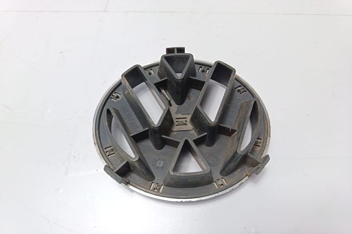 Emblema fata 1J5853601A Volkswagen VW Polo a 4-a generatie 9N