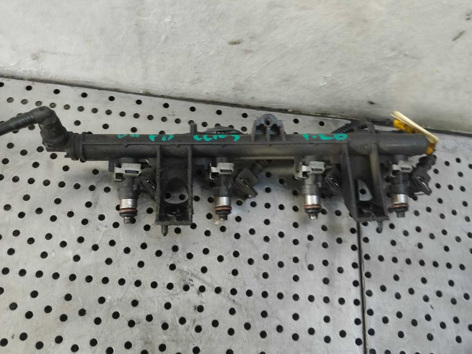 rampa cu injectoare 1.2 b d4fd740 renault clio 3  8200286064