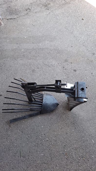 Plug de recoltat cartofi pentru motocultor