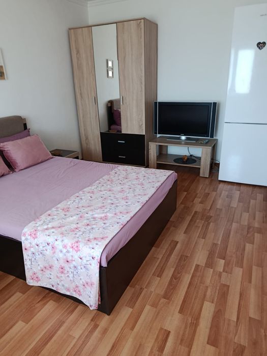 Închiriez garsonieră