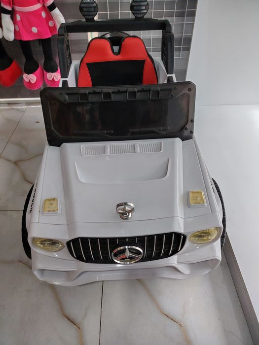 Машина с пулть управлением