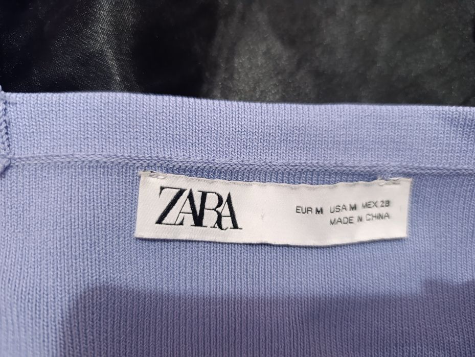 Топ от Zara в отлично състояние, като нов. Размер S