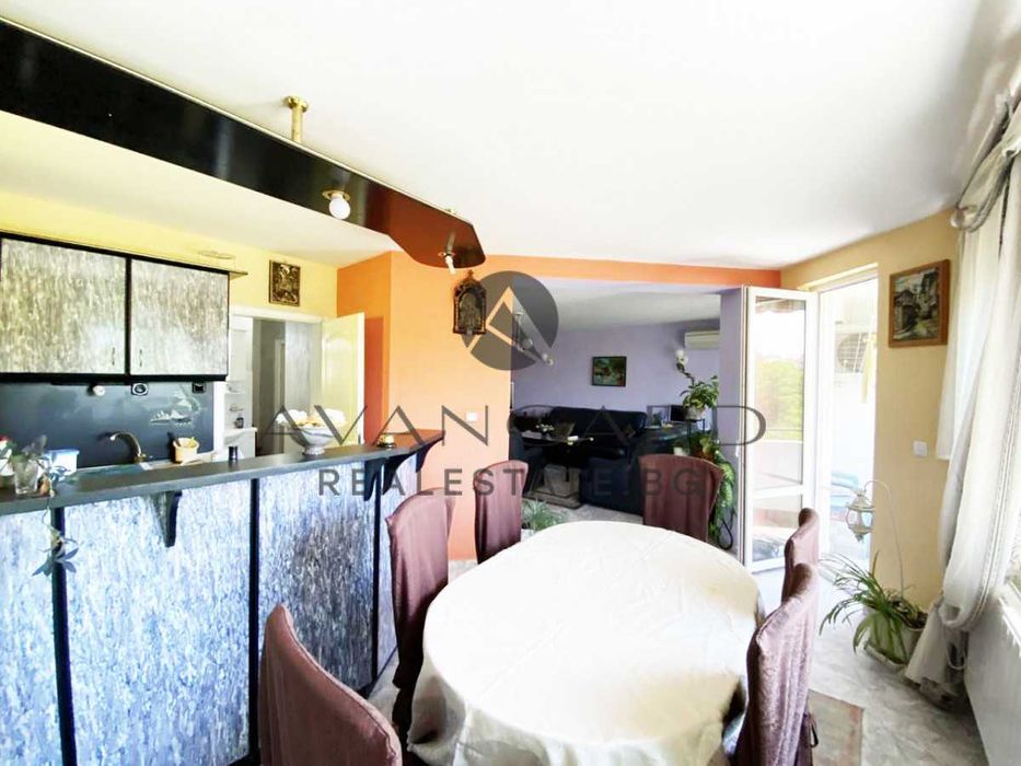 Продава се Тристаен апартамент в Пловдив, Кършияка - 110 кв.м за 1819 €/кв.м - Снимка #3