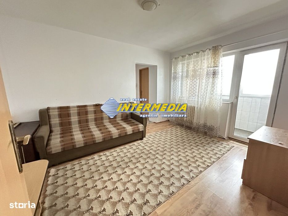 Apartament de închiriat 3 camere| etaj 3| zona Cetate