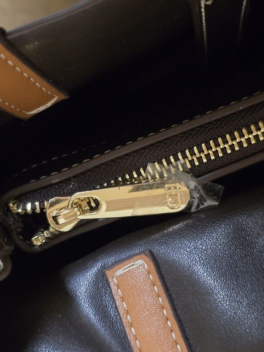 Carolina Herrera CH дамска страхотна чанта