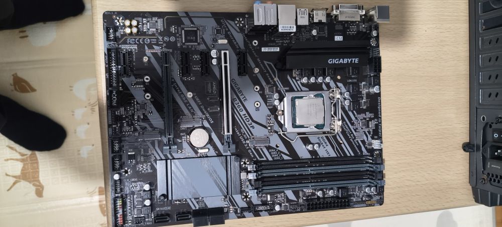 I5 9400f + 16gb ddr4 2666 + gigabyte B360 HD3P