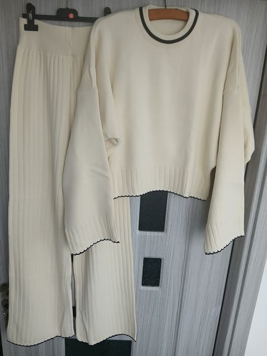 Compleu tricot damă..Mărime Universala