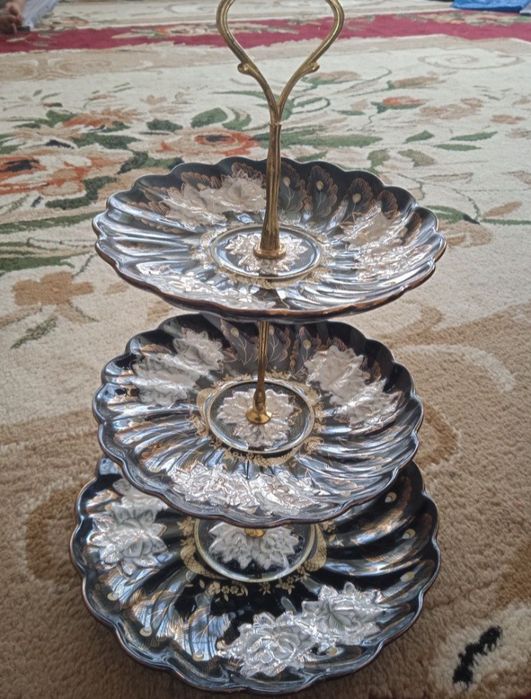 Ваза Мадонна. 1 донаси 150 минг.