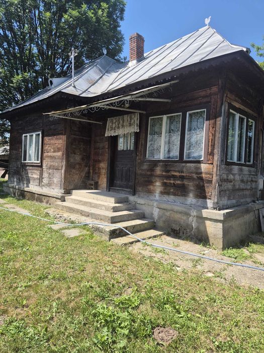 Vând casă tradițională cu anexe și teren de 2500 mp – Zonă liniștită pe Valea Sărată