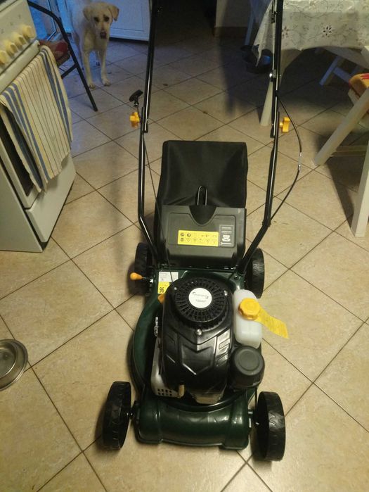 Masina tuns gazon/iarba pe benzina latime taiere 40 cm NOUA
