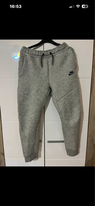 Pantaloni nike tech gri