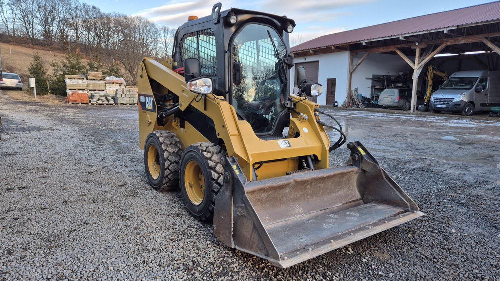 Mini încărcător Caterpillar 236 D