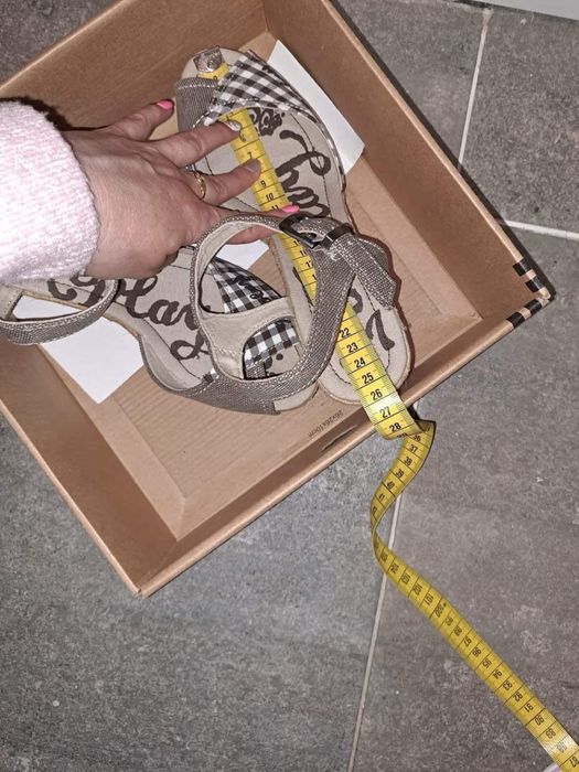 Продавам дамски сандали Replay №39.