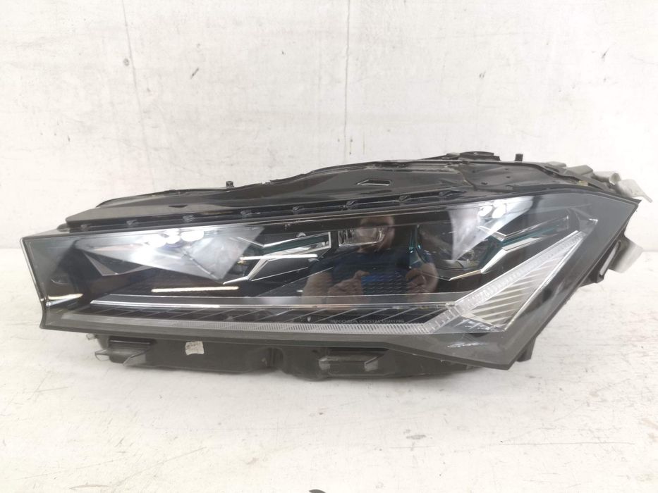 Скода Суперб 4 / Skoda Superb 4 Ляв фар Full Led Matrix Skoda Superb 4