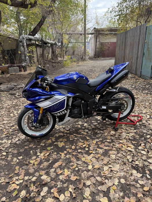 Yamaha R1 спортивный мотоцикл