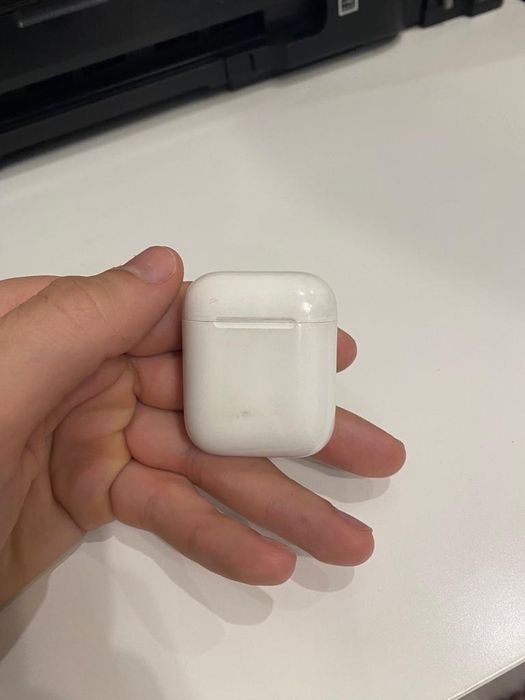 Продам airpords 1 поколения (оригинал)