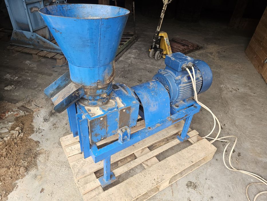 Presa peleți din rumeguș 11 kW cu reductor