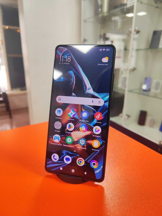 Продаю телефон Poco X5 Pro 5G 8+4/256 срочно!