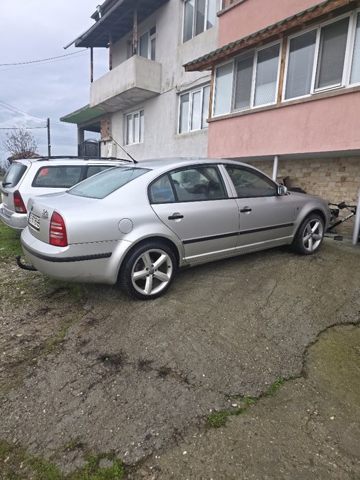 Skoda Superb 2.8 V6 бензин цяла или на части