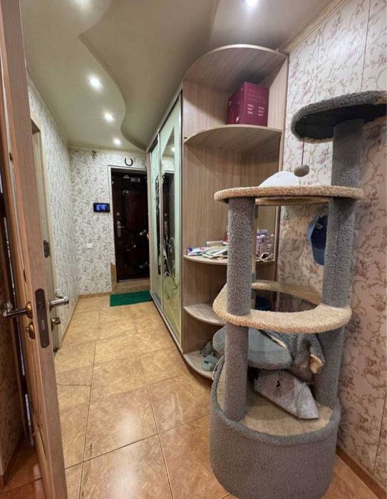 Срочно продаётся Чилонзор4 2/4/4 мебель+техника ремонт срений !!!