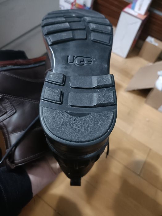 Ghete UGG Bărbați măsura 45 in stare buna