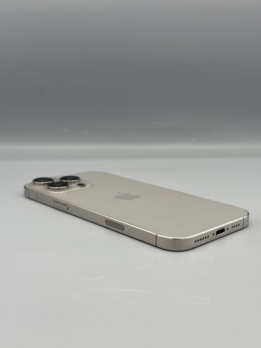 iPhone 16 Pro Max | 256 GB | Punct ecran | Baterie 98% | 241 Cicluri