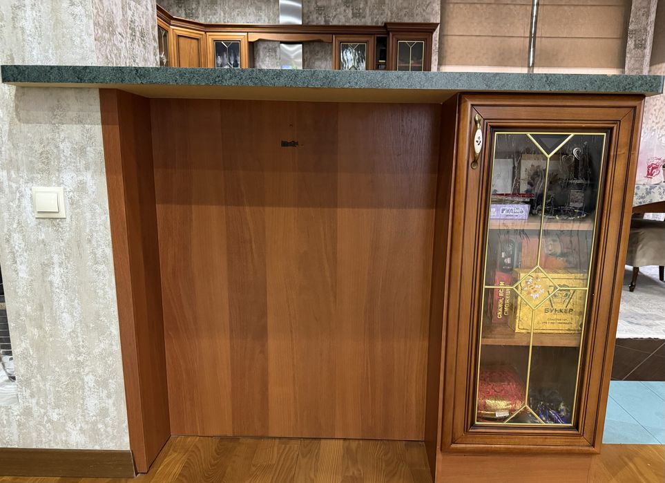 Продается кухонный гарнитур