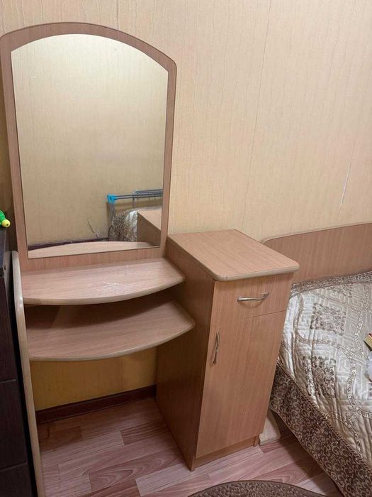 Продам спальный гарнитур