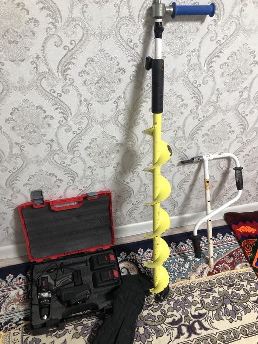 Продам ледобур,шруповерт