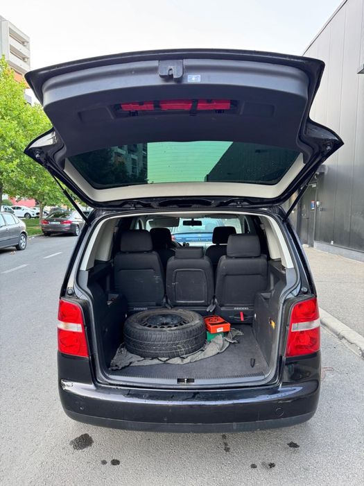 Vând Volkswagen Touran (2005) – 2.0 TDI