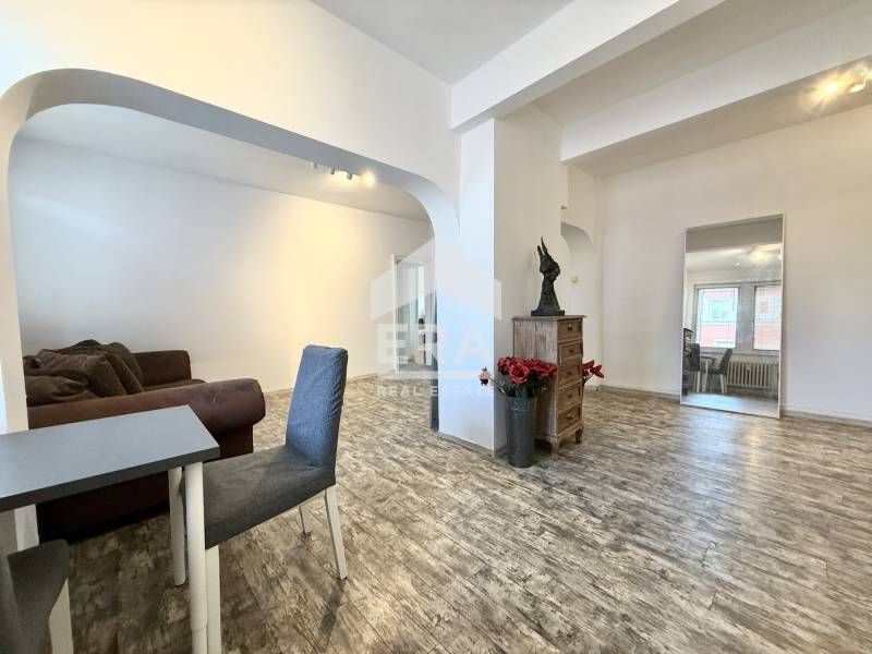 Апартамент до площад "Славейков" и ул. "Раковска"