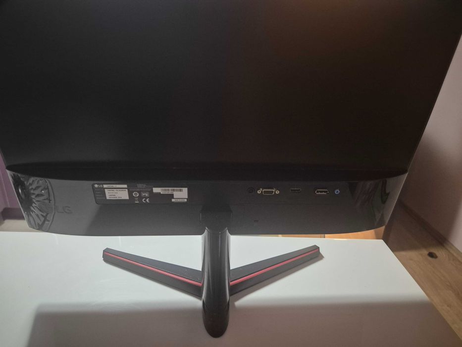 Монитор за комрютър LG