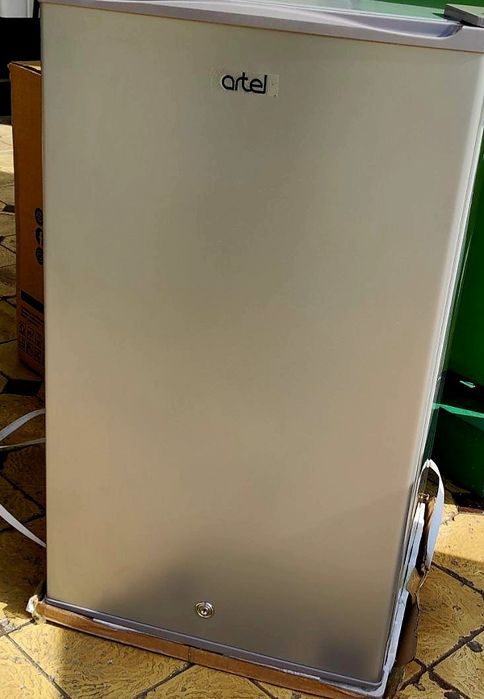 Холодильник Артел мини. Xolodilnik artel