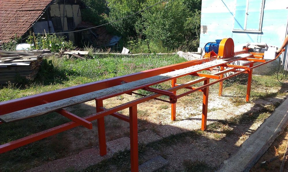 Продавам окраичваща машина за дъски