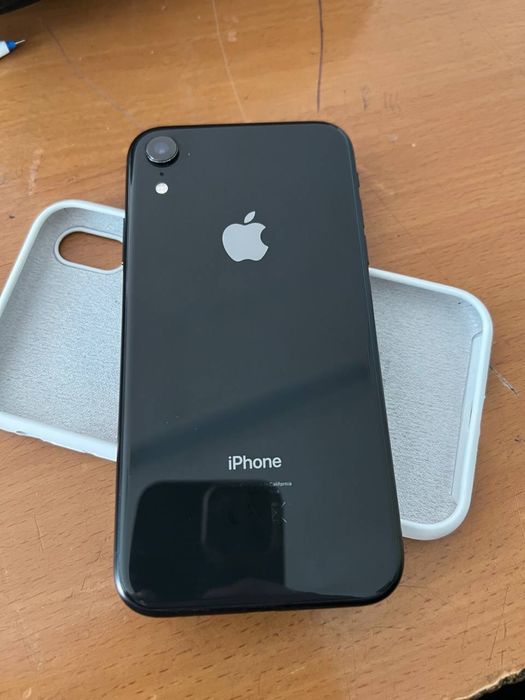 iPhone Xr  sotiladi abmen yoq