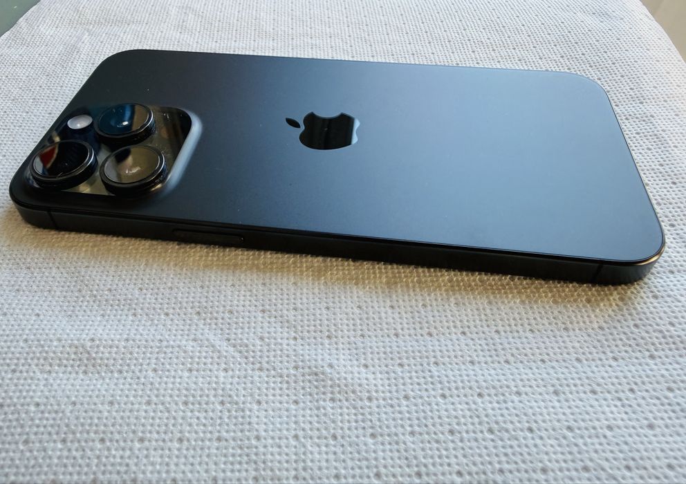 iPhone 15 Pro Max 256GB – Перфектен, като нов Пълен комплект