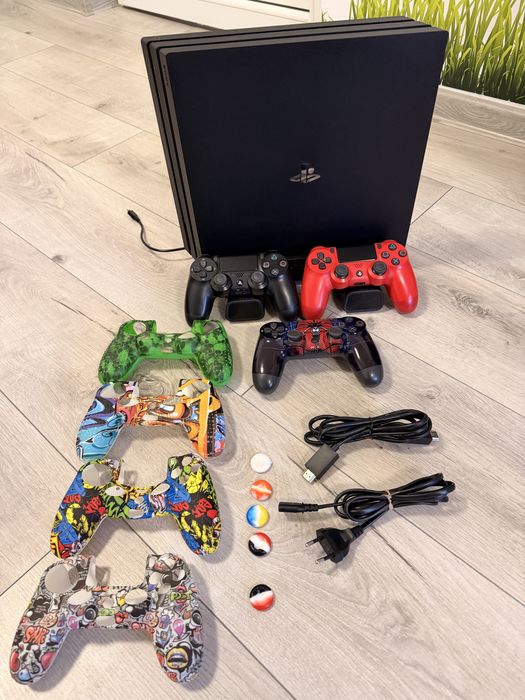 Consola PS4 PRO, 1 TB, editie Fortnite