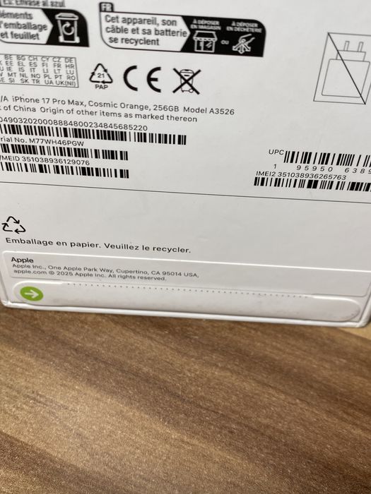 iPhone 17 Pro Max • 256 GB • Cosmic Orange