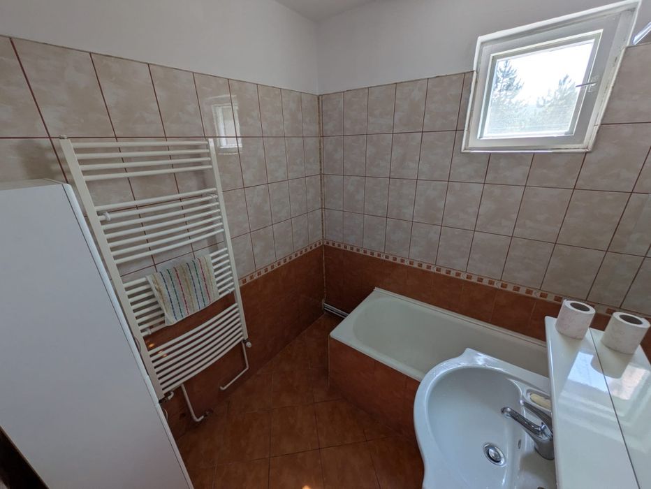 Inchiriez apartament 2 camere - Tudor, Bul 1 Dec 1918, ideal pt studenti