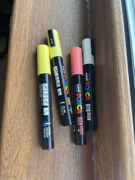 Четири Posca маркера (комплект)