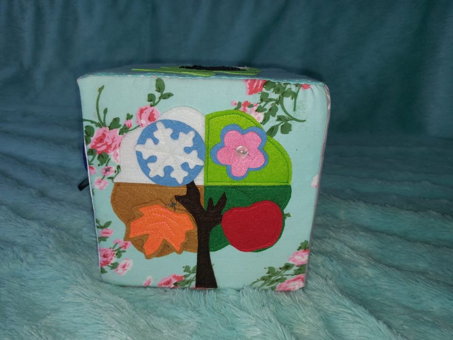 Бизикуб (развивашка)