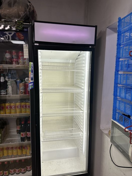 Витринный холодильник / Холодильник для молочки