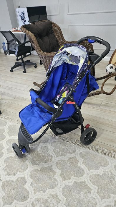 Прогулочная коляска