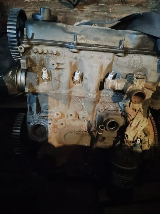Двигатель Passat b3 1.8