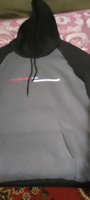 Толстовки молодежные.