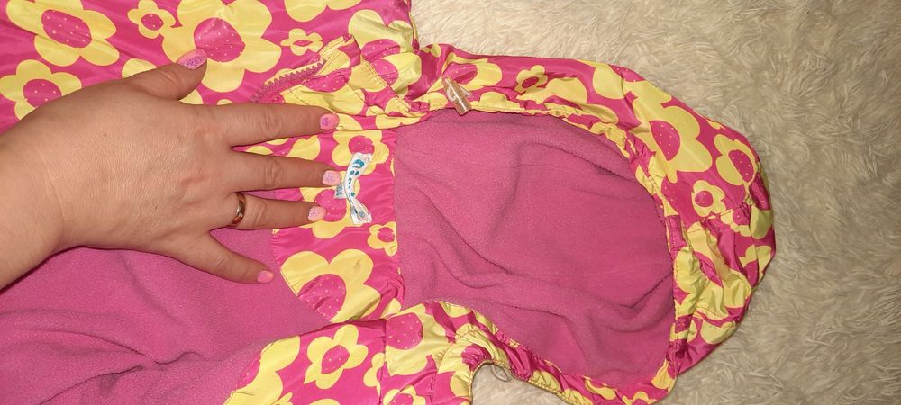 Куртки на девочку