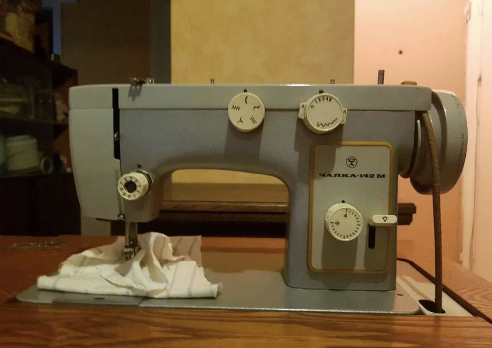 Продам Швейную Машинку Чайка 142М